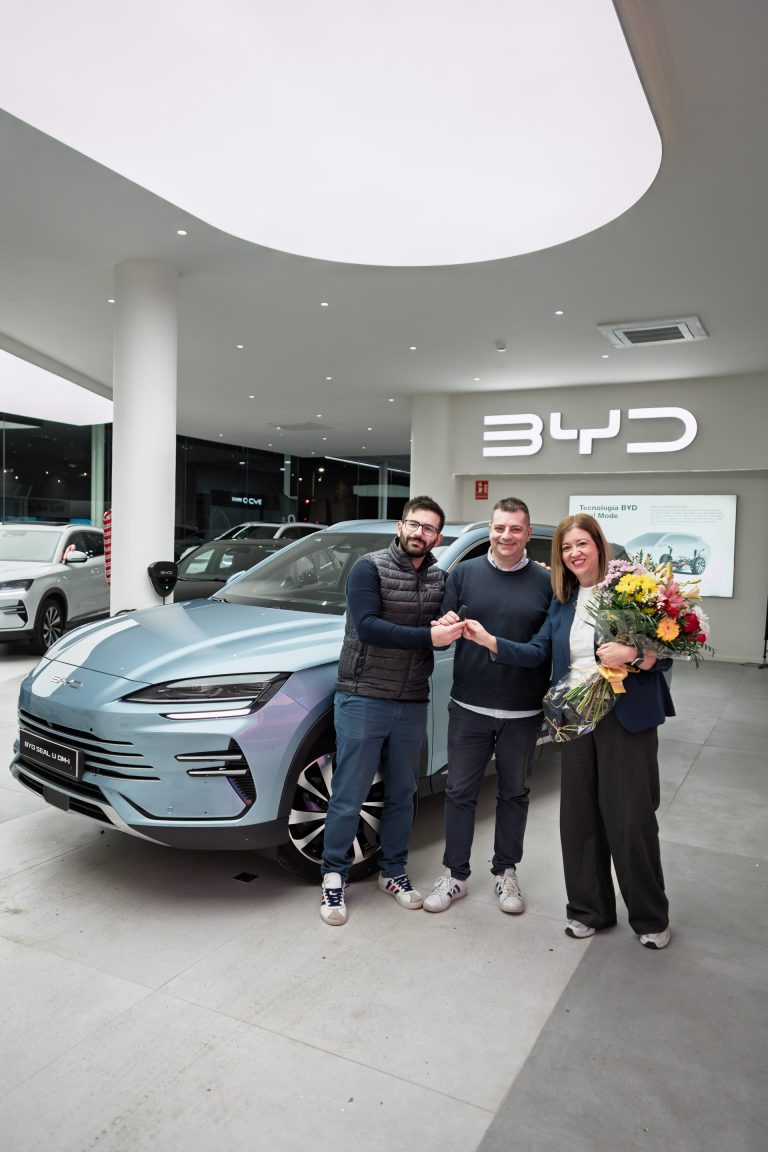 Jubilado con escapadas mensuales: SUV chinos premium cómodos, altos y fáciles de aparcar
