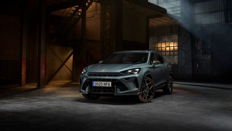 SUV híbridos enchufables con más autonomía eléctrica y tecnología por menos de 45.000 euros SUV híbridos enchufables con más autonomía eléctrica y tecnología por menos de 45.000 euros