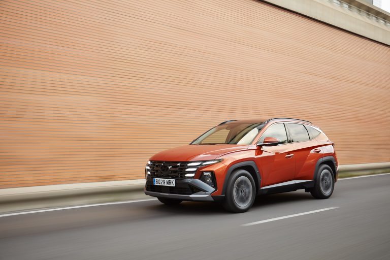 Hyundai Tucson vs KIA Sportage: qué SUV ofrece mejor tecnología por el mismo dinero Hyundai Tucson vs KIA Sportage: qué SUV ofrece mejor tecnología por el mismo dinero