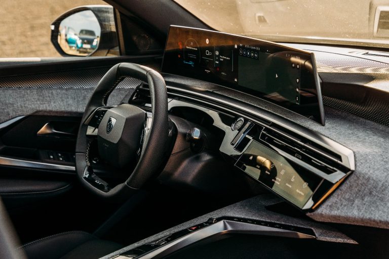 SUV compactos con la mejor pantalla y conectividad de 2025: ranking por relación calidad-precio