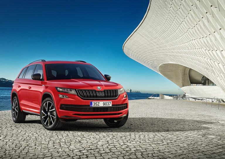 SUV familiares con pantalla gigante y maletero XXL: cuáles dan más por lo que cuestan