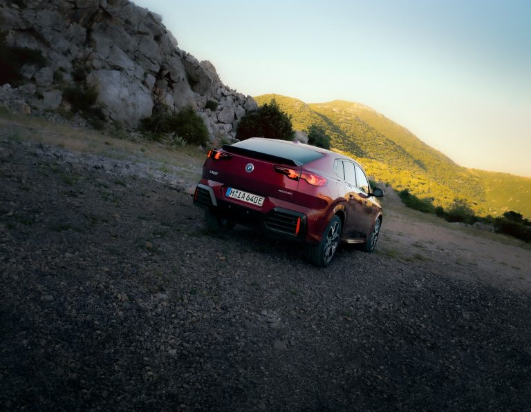 Los 6 SUV premium eléctricos compactos con etiqueta CERO mejor valorados por fiabilidad y posventa en España Los 6 SUV premium eléctricos compactos con etiqueta CERO mejor valorados por fiabilidad y posventa en España
