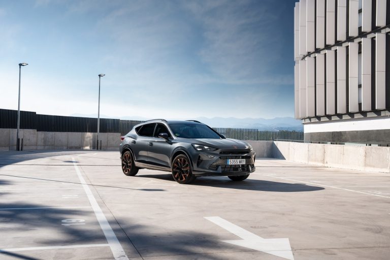 Cupra Formentor vs Alfa Romeo Tonale: dos SUV PHEV compactos para quien no quiere renunciar al carácter Cupra Formentor vs Alfa Romeo Tonale: dos SUV PHEV compactos para quien no quiere renunciar al carácter