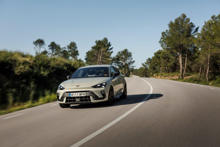 Cupra Formentor PHEV a prueba: ¿cumple los 60 km eléctricos prometidos en uso urbano? Cupra Formentor PHEV a prueba: ¿cumple los 60 km eléctricos prometidos en uso urbano?