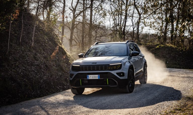 Jeep Avenger Eléctrico a fondo: ¿es realmente un SUV urbano útil o solo lo parece?