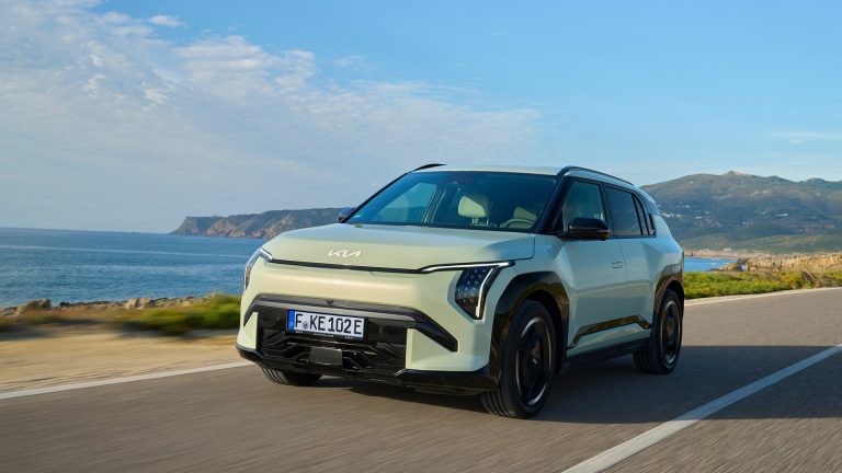 Top 5 SUV eléctricos compactos con la mejor recarga rápida para quien no tiene enchufe en casa