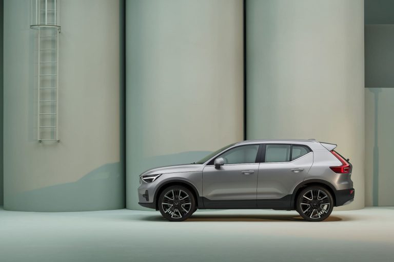Range Rover Evoque P300e vs Volvo XC40 T5 Recharge: dos SUV-C premium PHEV para ciudad con carácter distinto Range Rover Evoque P300e vs Volvo XC40 T5 Recharge: dos SUV-C premium PHEV para ciudad con carácter distinto