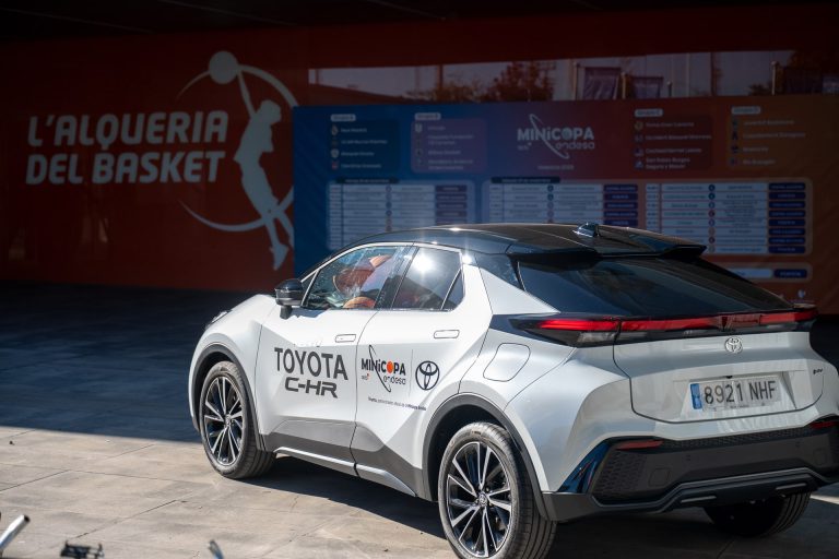 Ranking de SUV híbridos enchufables urbanos con mejor radio de giro para aparcar en calles estrechas Ranking de SUV híbridos enchufables urbanos con mejor radio de giro para aparcar en calles estrechas