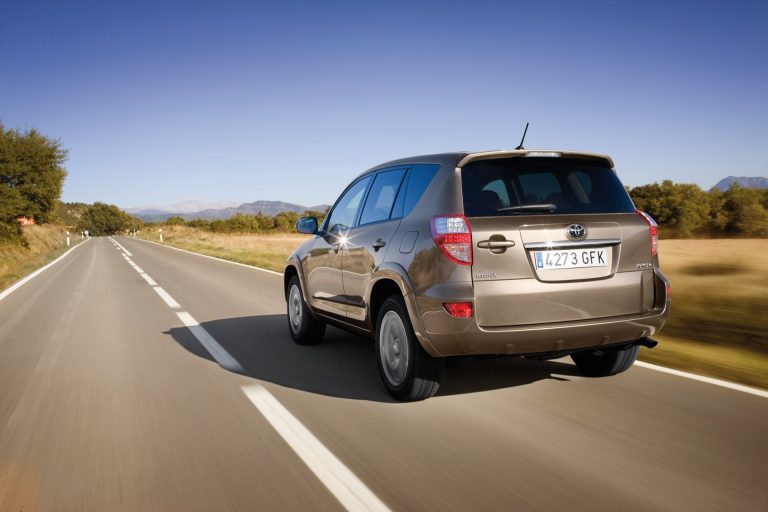 Los 6 SUV híbridos enchufables más eficientes de 2026 cuando se queda sin batería