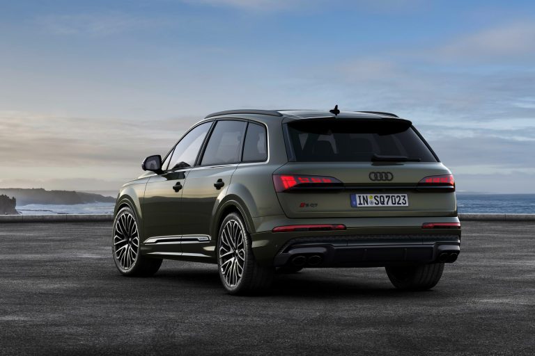 Familia con dos hijos y viajes largos: cómo elegir un SUV premium con la tecnología que de verdad usarás