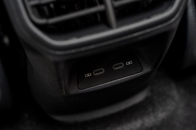Familia con dos hijos y un solo coche: cómo elegir un compacto eléctrico que sirva de lunes a domingo
