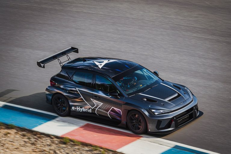 Ranking de compactos PHEV por debajo de 40.000 euros con más equipamiento de serie en 2026 Ranking de compactos PHEV por debajo de 40.000 euros con más equipamiento de serie en 2026