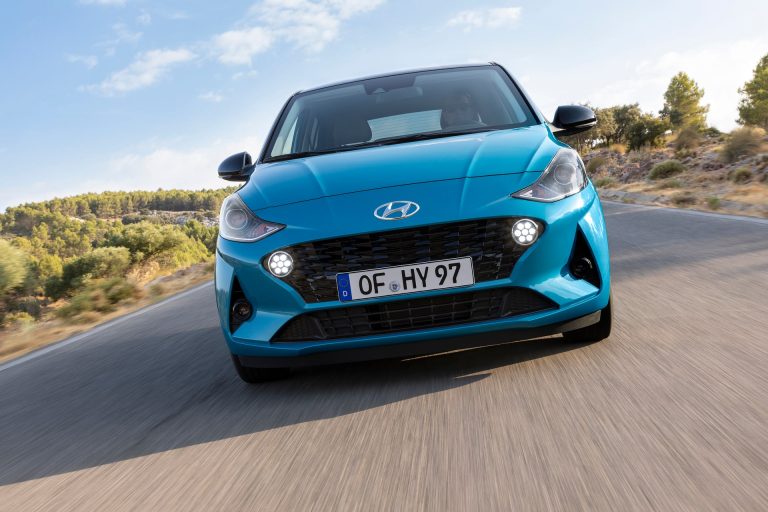 Hyundai i10 vs KIA Picanto: dos utilitarios urbanos por menos de 18.500 euros frente a frente Hyundai i10 vs KIA Picanto: dos utilitarios urbanos por menos de 18.500 euros frente a frente