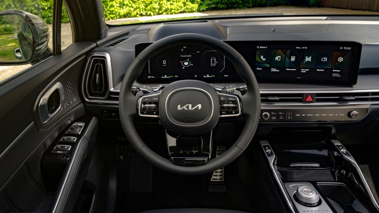 Cómo elegir un SUV PHEV según el tipo de rendimiento que necesitas: ciudad silenciosa, carretera nerviosa o mi
