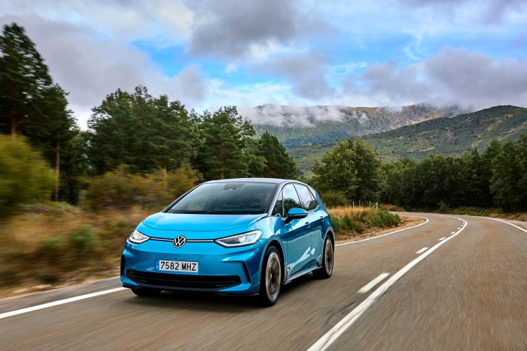 Ranking de compactos eléctricos 2026 por espacio trasero real para dos sillas infantiles Ranking de compactos eléctricos 2026 por espacio trasero real para dos sillas infantiles
