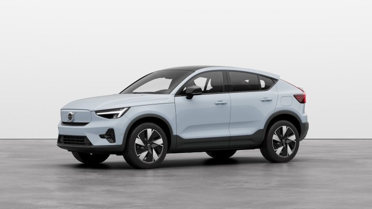 Directivo con 35.000 km/año y muchas autopistas: cómo elegir un SUV eléctrico premium con asistentes de conduc